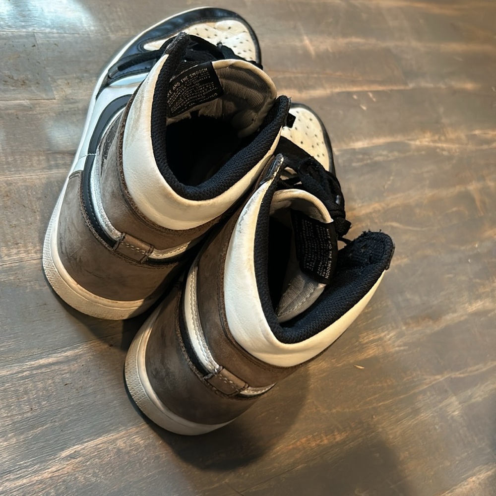 Nike Air Jordan 1 in “Mocha” Size 8 - Picture 5 of 8